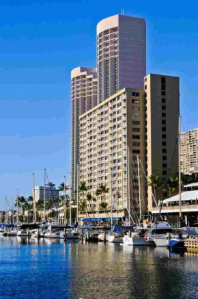 Ilikai Marina 692